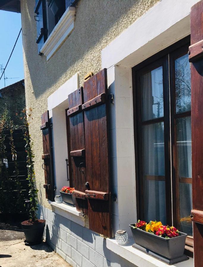 Maison Blanche De Hudson Cussac  Exterior photo