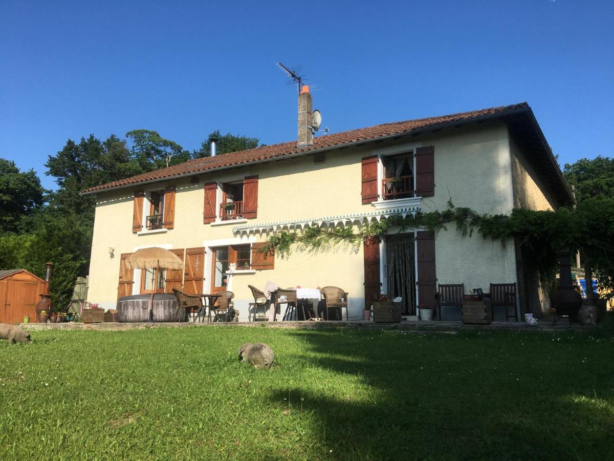 Maison Blanche De Hudson Cussac  Exterior photo
